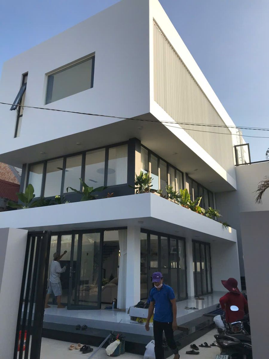 Lắp đặt nhôm kính cho nhà phố Ngãi Giao