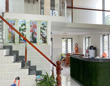 Cầu thang kính trong suốt Ngãi Giao